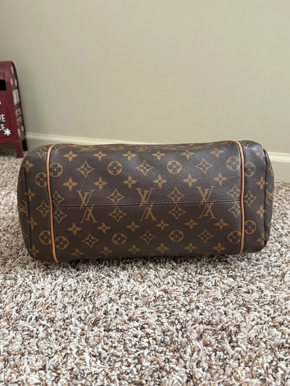 Authentic Louis Vuitton Totally MM in Monogram Canvas